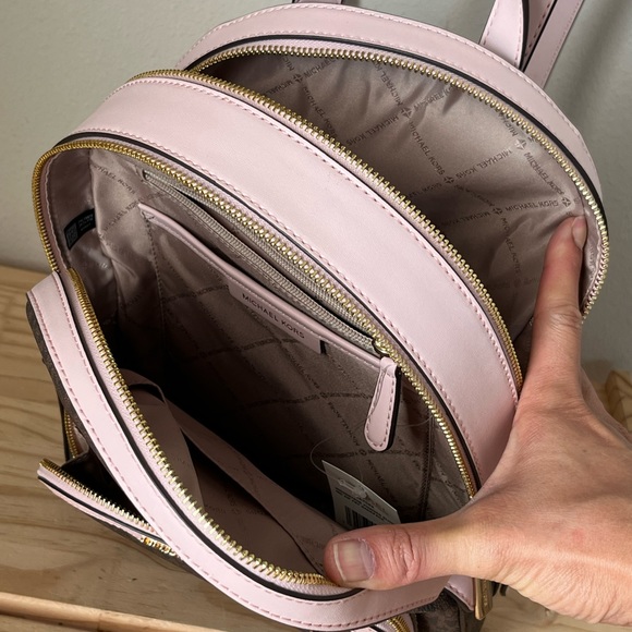 🌼Michael Kors Backpack Set - Picture 8 of 16